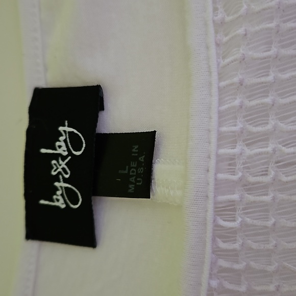 White office blouse with cami under, netted front, fabric back, goldtone button - Picture 5 of 9